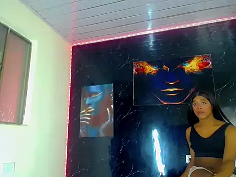 SaramyBigcock webcam