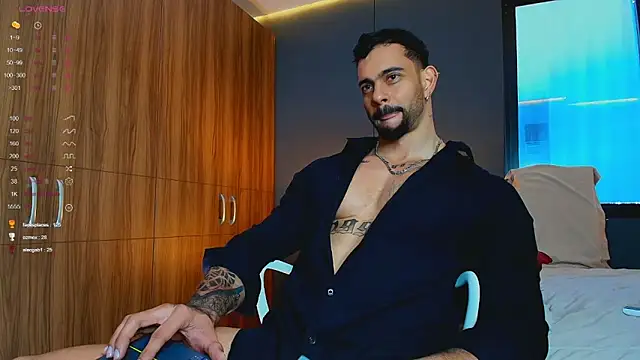 massimo_visconti (M young) - 🔥we warm ourselves together and naked🔥