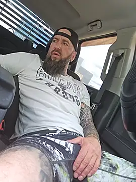 Beardedtattood live cam on StripChat
