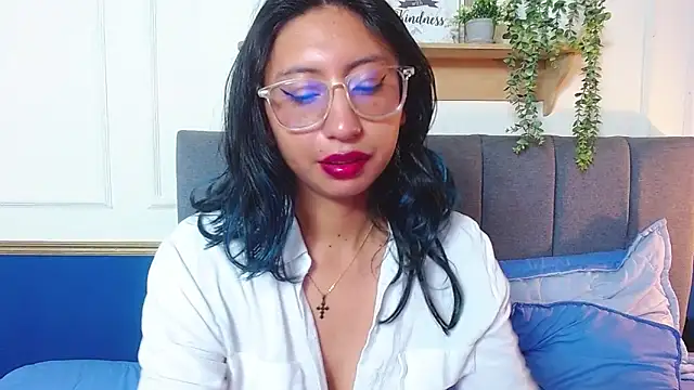 Violet_2003 live cam on StripChat