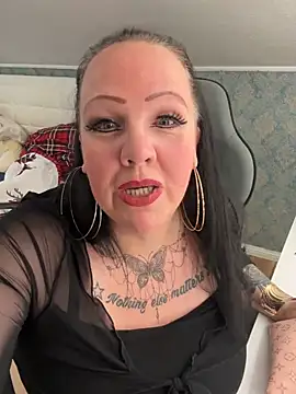 Noraya_ink live cam on StripChat