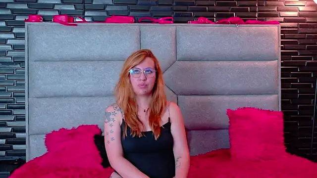 Lola_scott live cam on StripChat