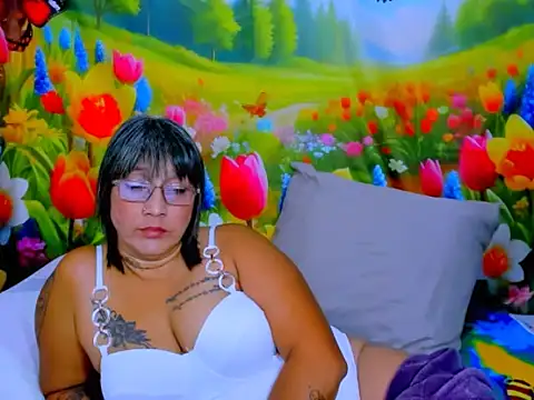 indianroxy live cam on StripChat