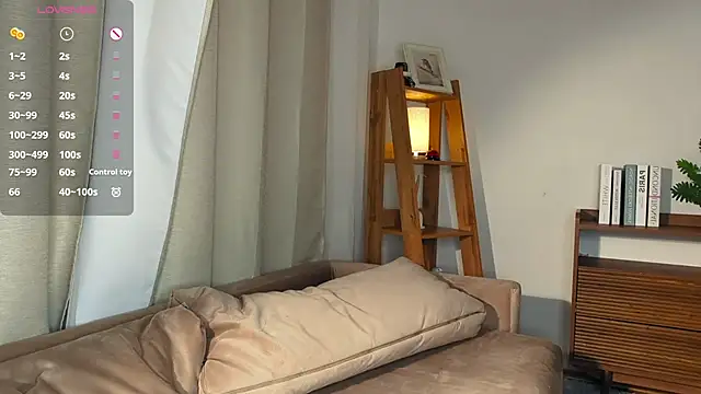 LaureMestler live cam on StripChat