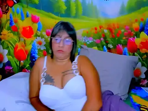 indianroxy webcam