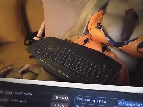 JulieJoe_ webcam