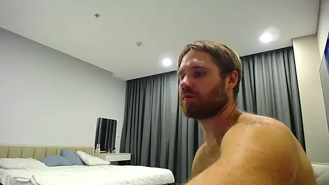 LorenzoLux live cam on StripChat