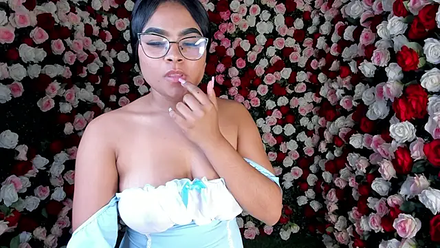 Mindy_Claker webcam