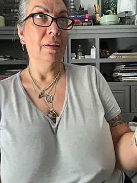 dieseldame1313 webcam
