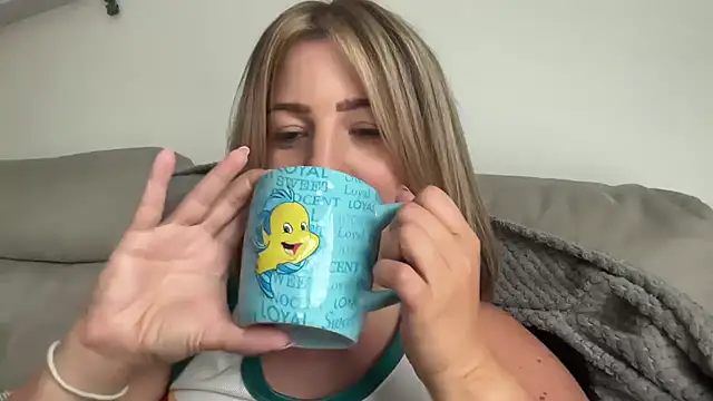 MsBelleWarick webcam