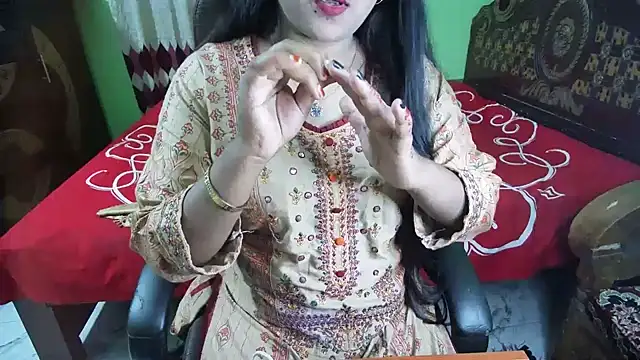 BengaliQueenStar webcam