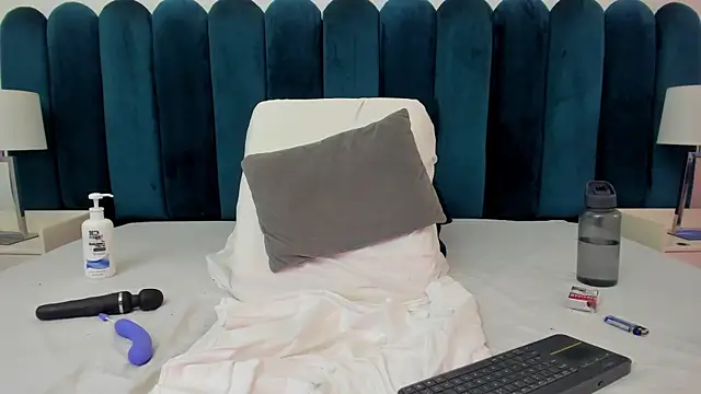marianaaguii live cam on StripChat