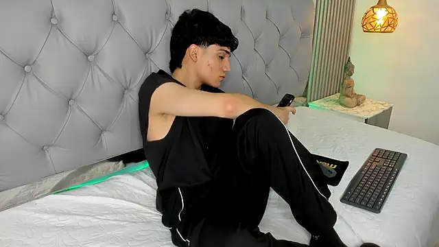 SamBlack_ live cam on StripChat