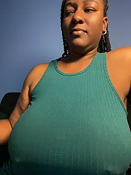 GirthGoddessCoco live cam on StripChat