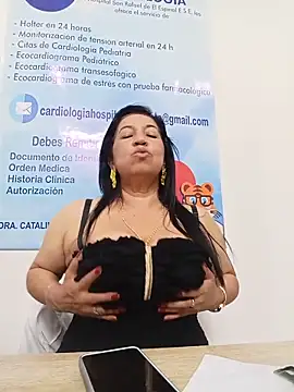 Catalina--14 live cam on StripChat