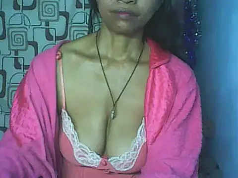 nene_belle live cam on StripChat
