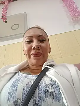 coral_smitth live cam on StripChat