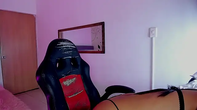 Summer_wox live cam on StripChat