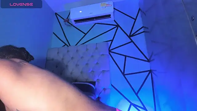 juande_24 live cam on StripChat