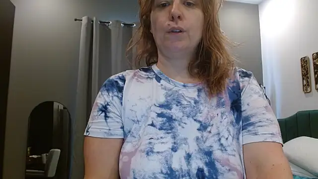 HazelSkyesChat webcam