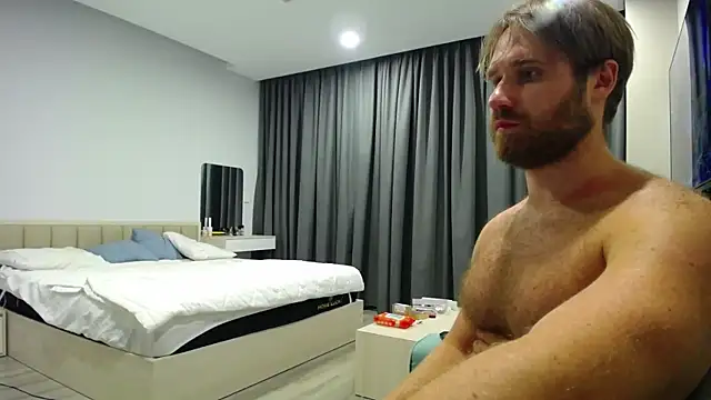 LorenzoLux live cam on StripChat