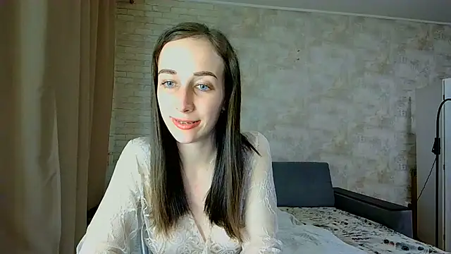 Anika_bloom webcam