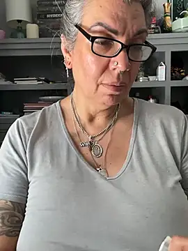 dieseldame1313 webcam