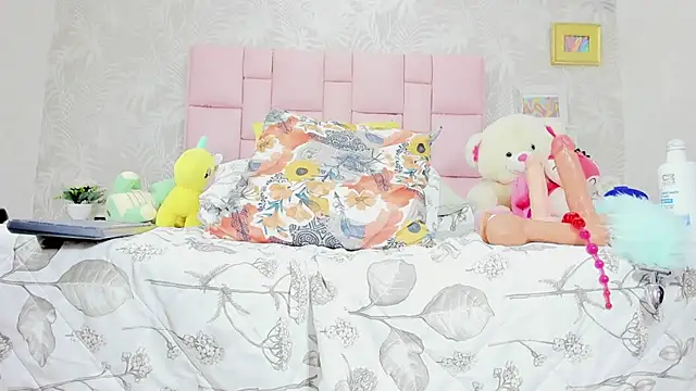 Mara_Summerr live cam on StripChat