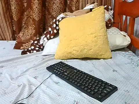 sweet_naughty webcam