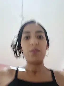 _Saraa- live cam on StripChat