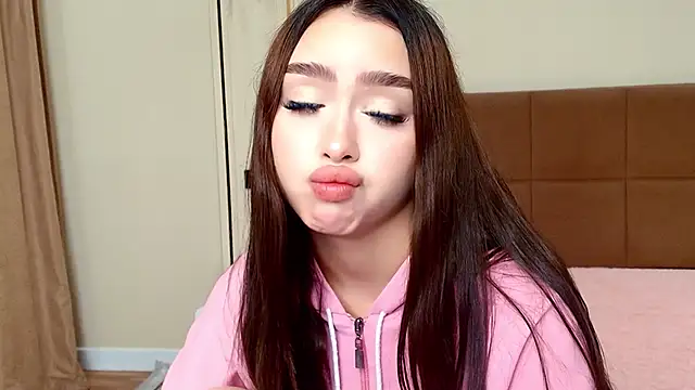 maddie_perezz live cam on StripChat