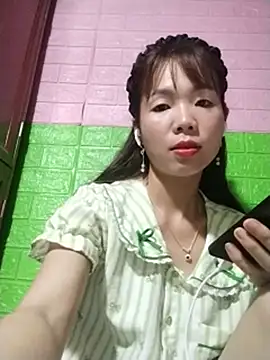 AmyLinee01 live cam on StripChat