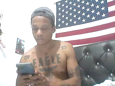 elpeluchenegroxxx3 live cam on StripChat