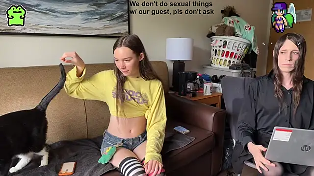 Emili - Couple webcam sex chat