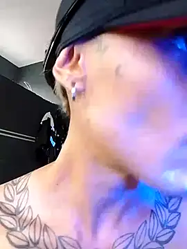 maxwell_crazy1 live cam on StripChat