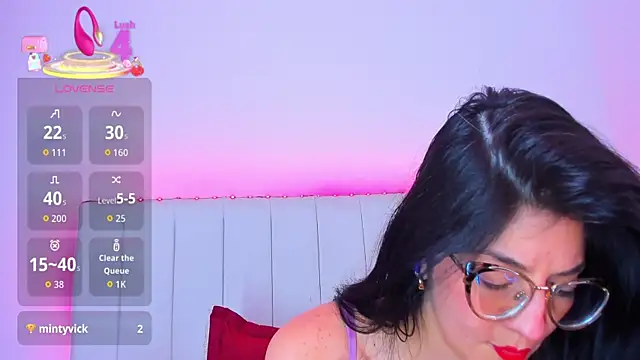 caro_lyne_ webcam