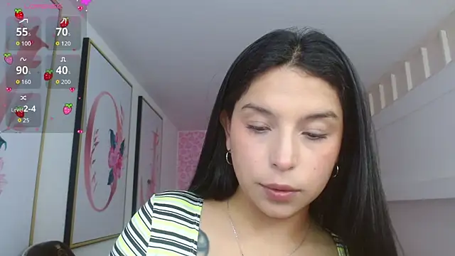 Small_naughty_ webcam