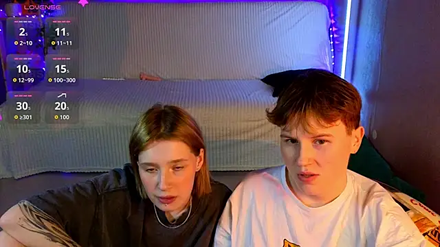 two_gerls_here webcam