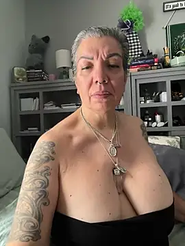 dieseldame1313 webcam