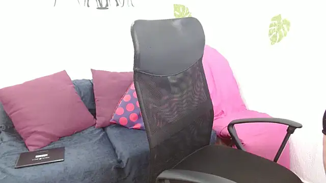 Angel_Naye webcam