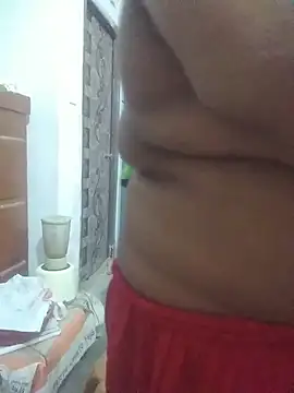 momo_loves webcam
