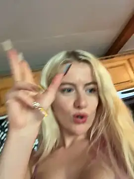 blondebunny999_999 webcam