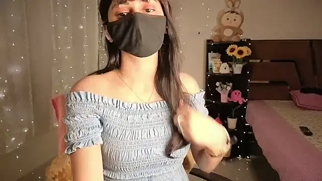 KavyaCurves webcam