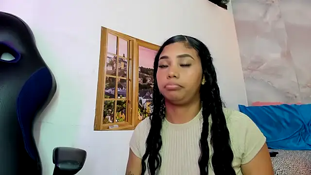 EllyBloom webcam