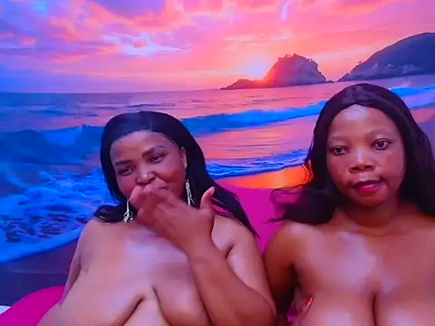 GoldenLuxeLady webcam