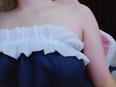 Julie_Ulie webcam