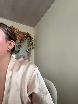 valery_mora webcam
