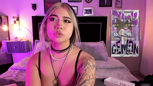 pinkk_deemon webcam