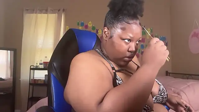 Chocolatebunnyxx96 webcam
