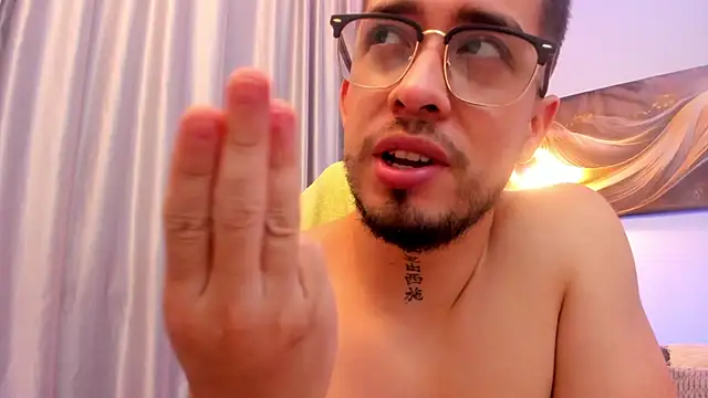 Tommas_Jhonson webcam
